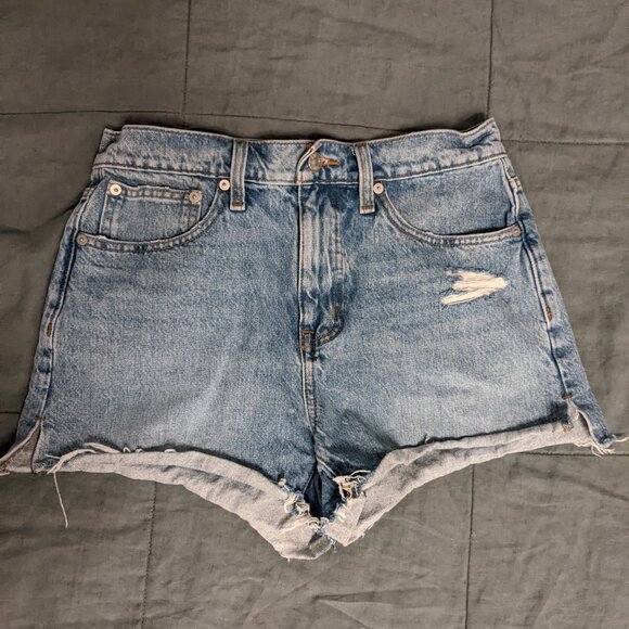 Madewell Relaxed Denim Shorts in Madera Wash: Side-Slit Edition - Picture 5 of 7